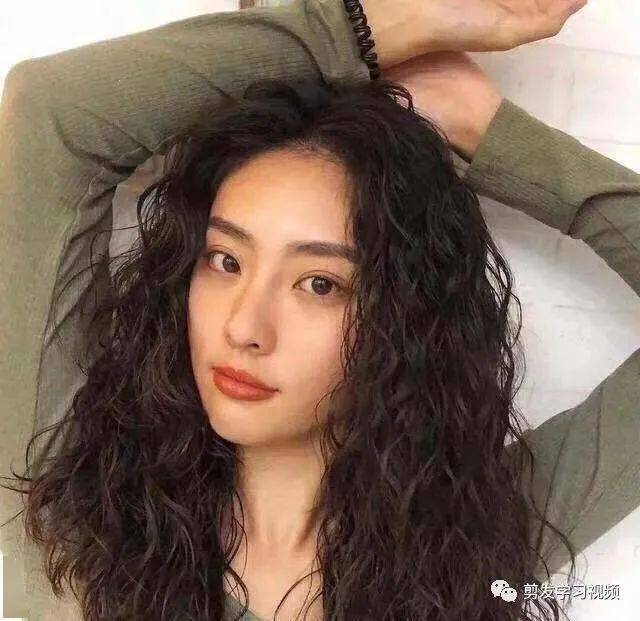 最新发型潮流，时代印记与文化演绎的完美结合